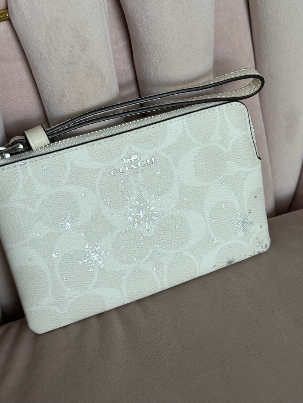 COACH C1862 Corner Zip Wristlet in Snowflake Signature❄️ - Picture 16 of 16